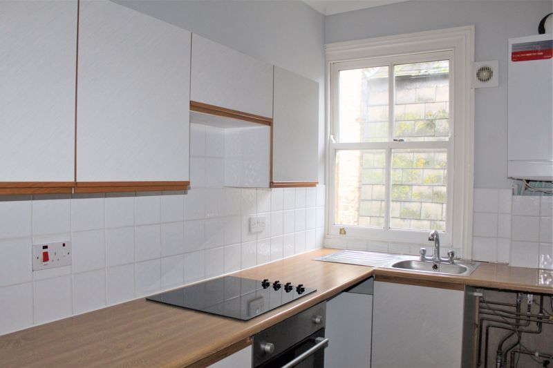 Property photo 3 of 7 Photo 6