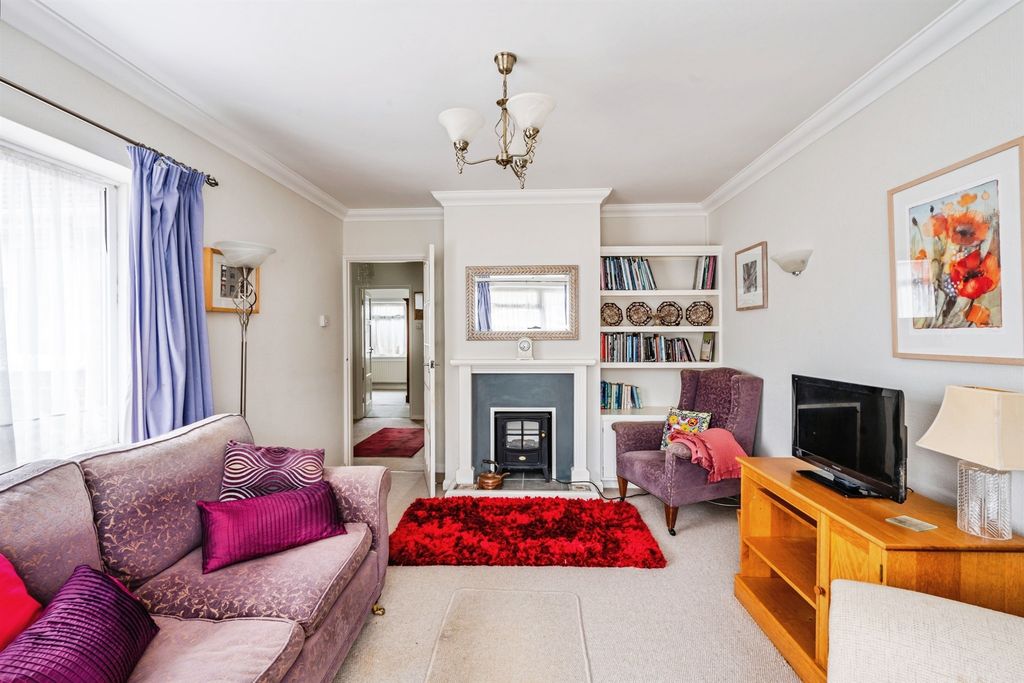 Property photo 2 of 17