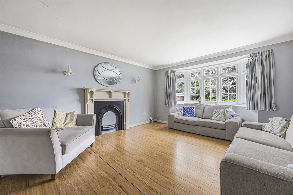 Property photo 2 of 16