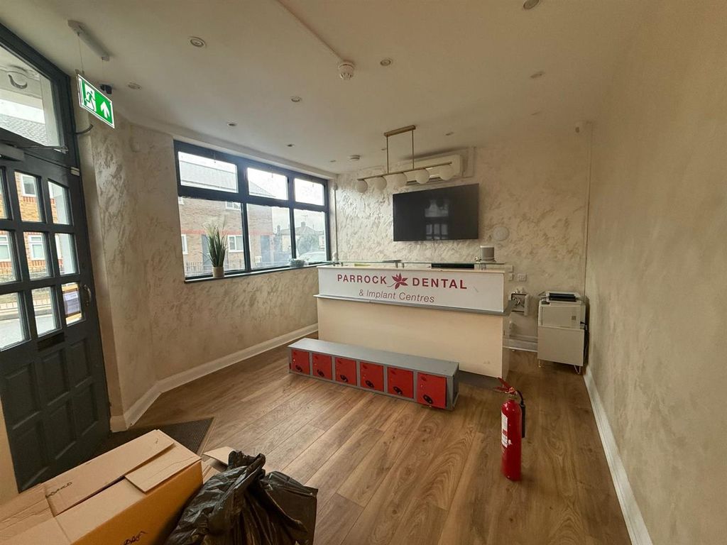 Property photo 2 of 28