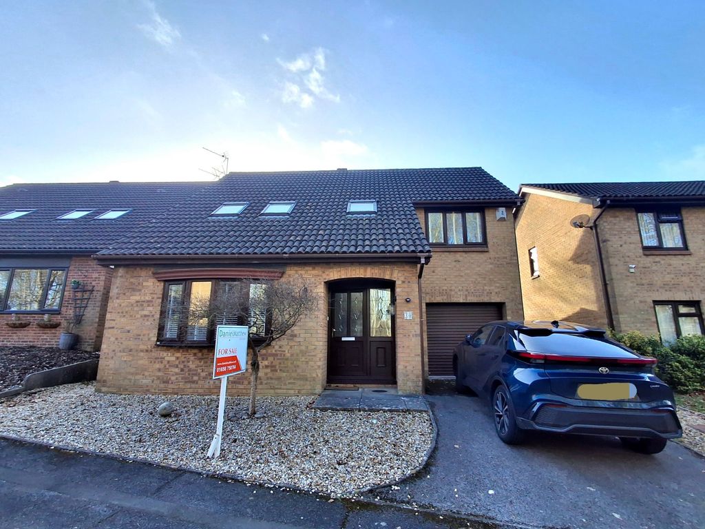 Property photo 1 of 42