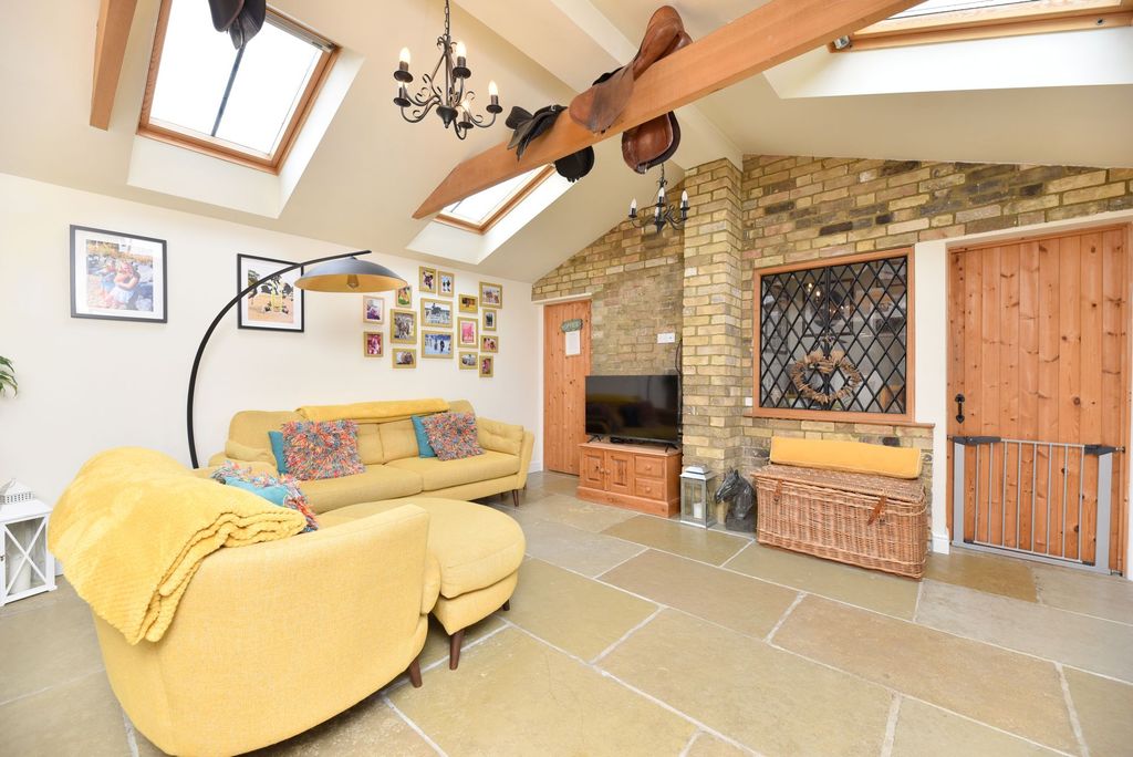 Property photo 3 of 30