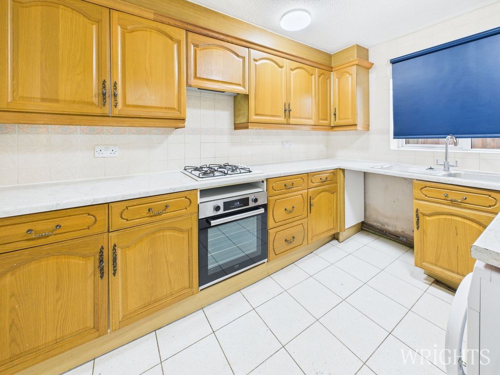 Property photo 2 of 14 Cam05659G0-Pr0059-Still005