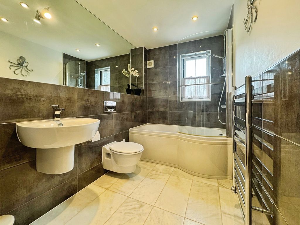 Additional image 21 of 2 bed flat for saleThe Creekside, Looe, Cornwall PL13