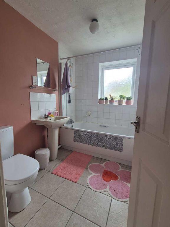 Property photo 3 of 18 Bath And Toilet