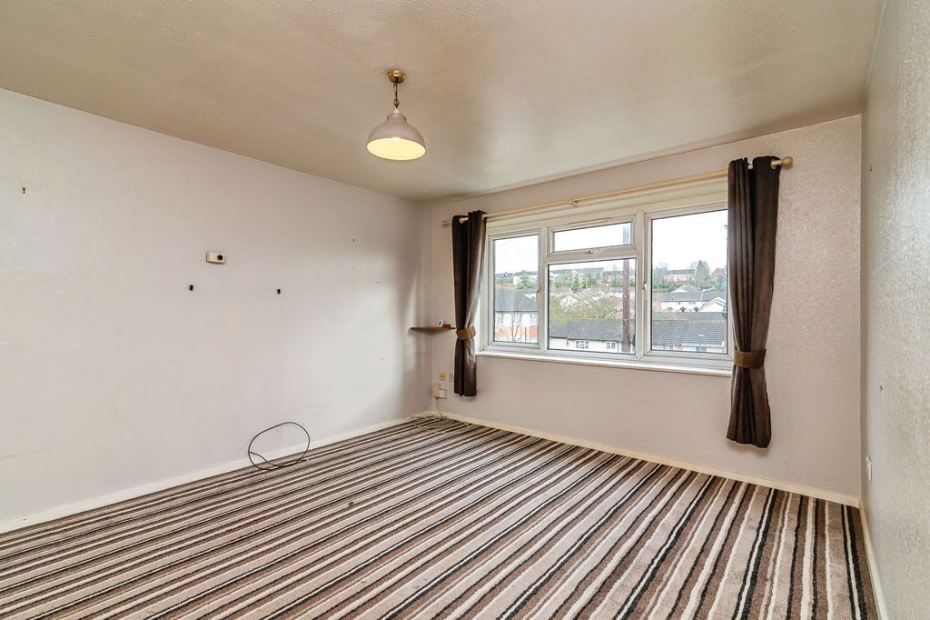 Property photo 2 of 10 Pbox-Img.Jpg