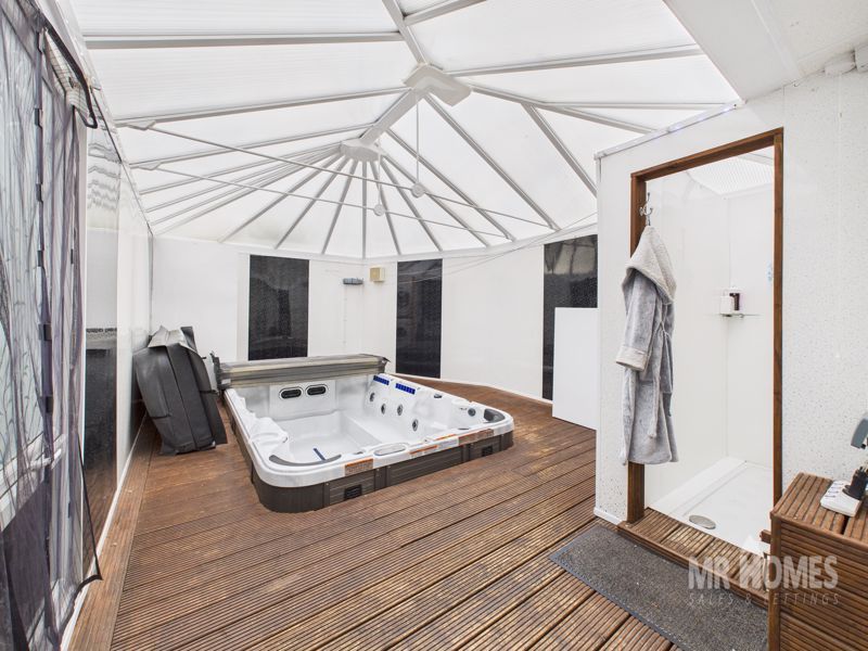 Property photo 3 of 50 Photo 7