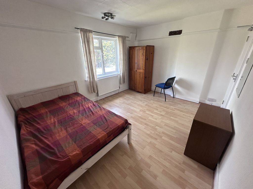 Property photo 2 of 6 Gallery