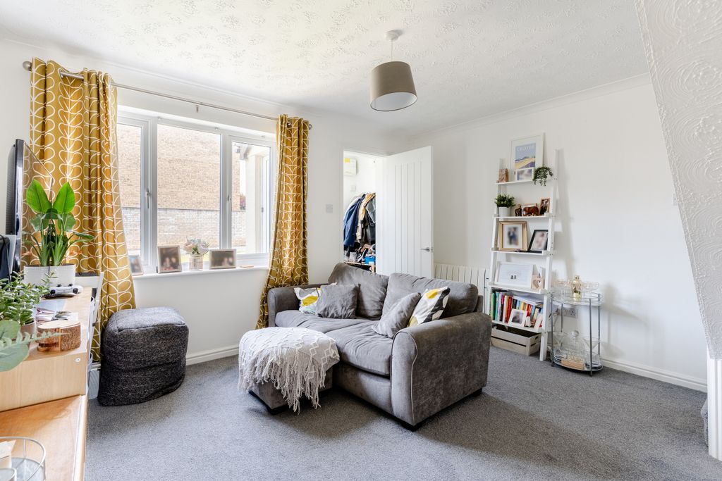 Property photo 2 of 11 A7400007-Hdr-7