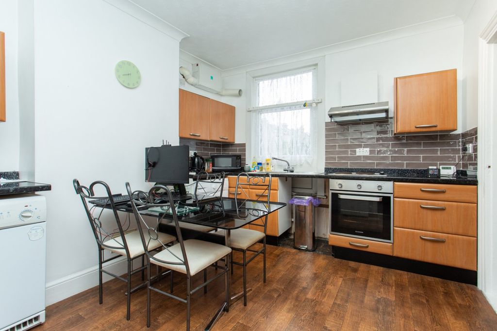 Property photo 3 of 9 Picture 3