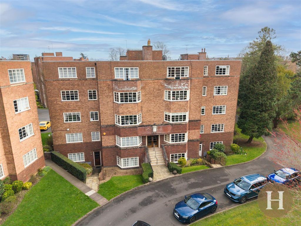 Property photo 3 of 23 Hadleigh Estate Agents-29.Jpg