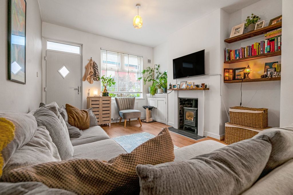 Property photo 2 of 19