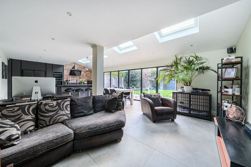 Property photo 3 of 17