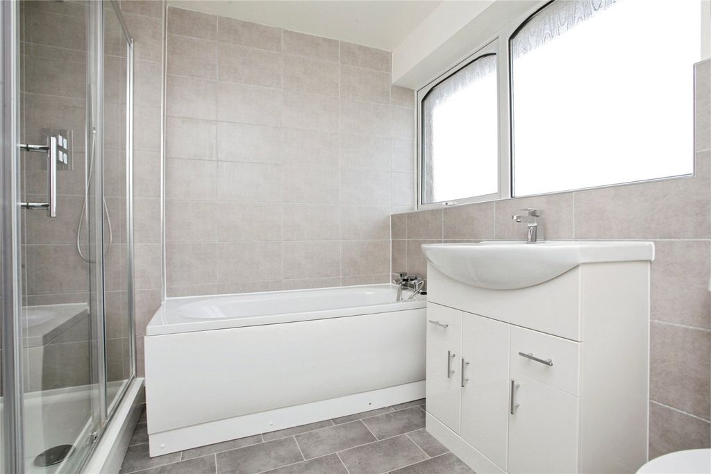 Property photo 3 of 17 Picture No. 20