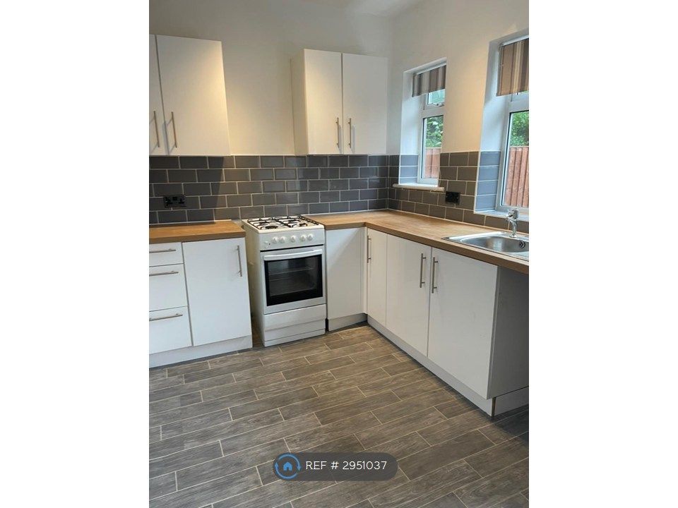 Property photo 3 of 22 Kitchen