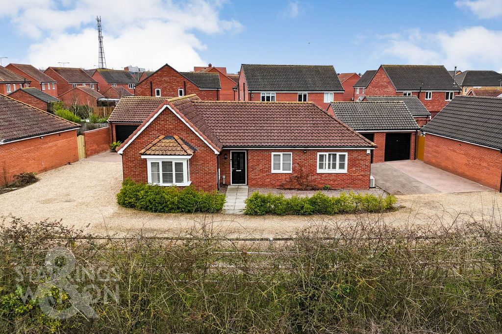 Property photo 2 of 23