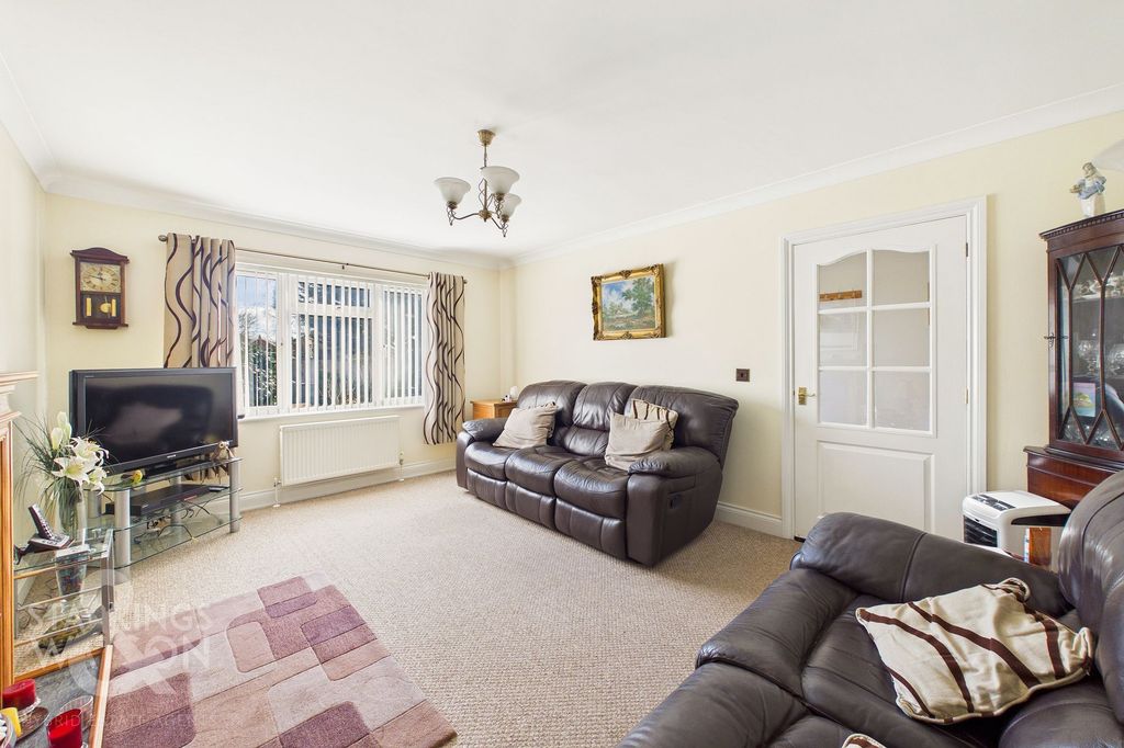 Property photo 2 of 25