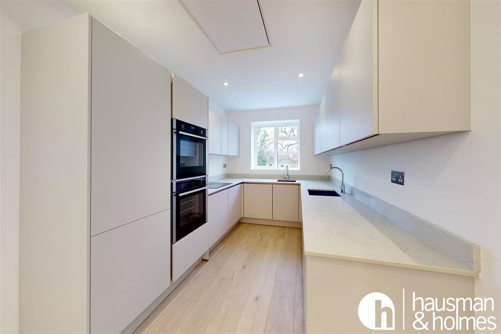 Property photo 3 of 15 P06.Jpg