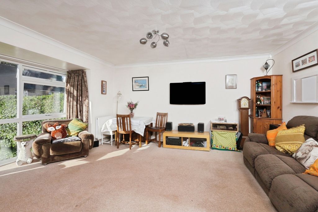 Property photo 3 of 15 Photo