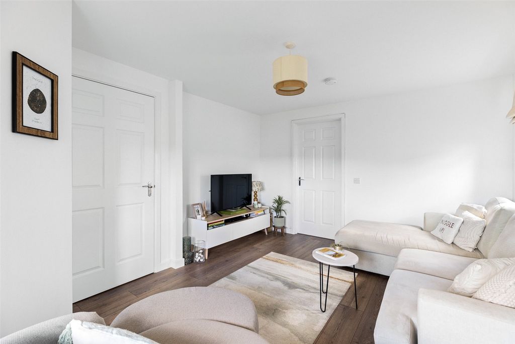 Property photo 2 of 16 Living Room