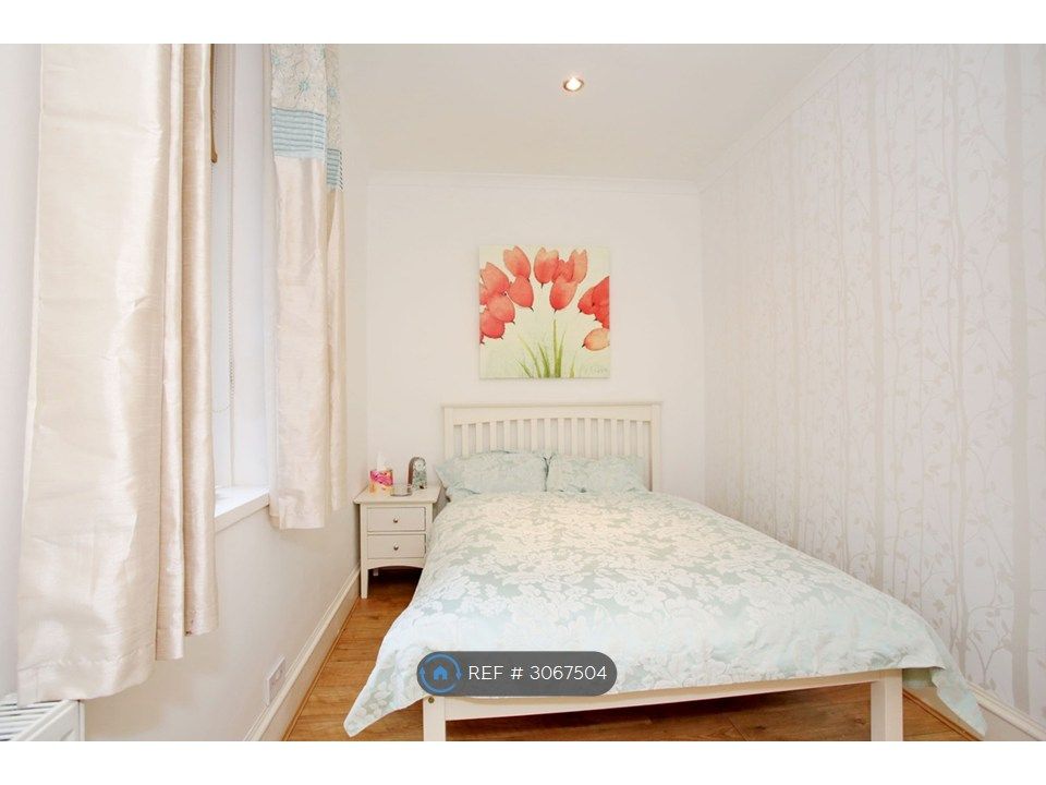 Property photo 3 of 8 Back Room (Wardrobe Not In Frame)