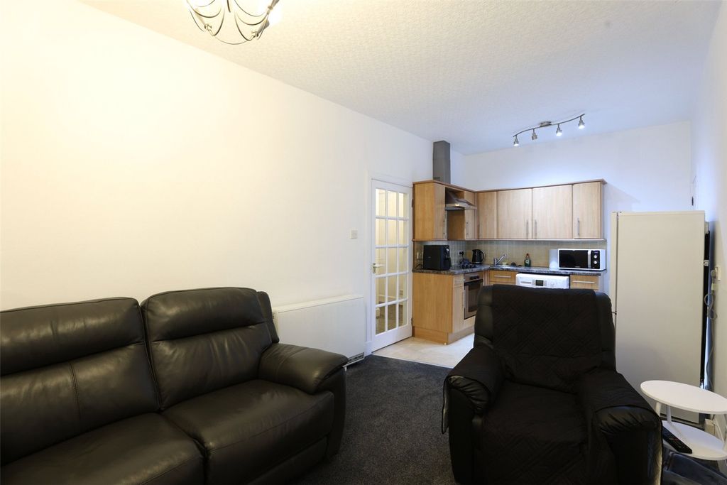 Property photo 2 of 7 Living Room