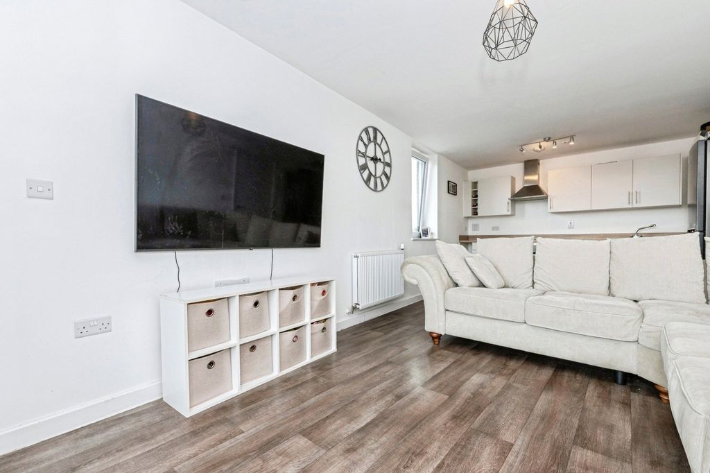 Property photo 3 of 12 Pbox-Img.Jpg