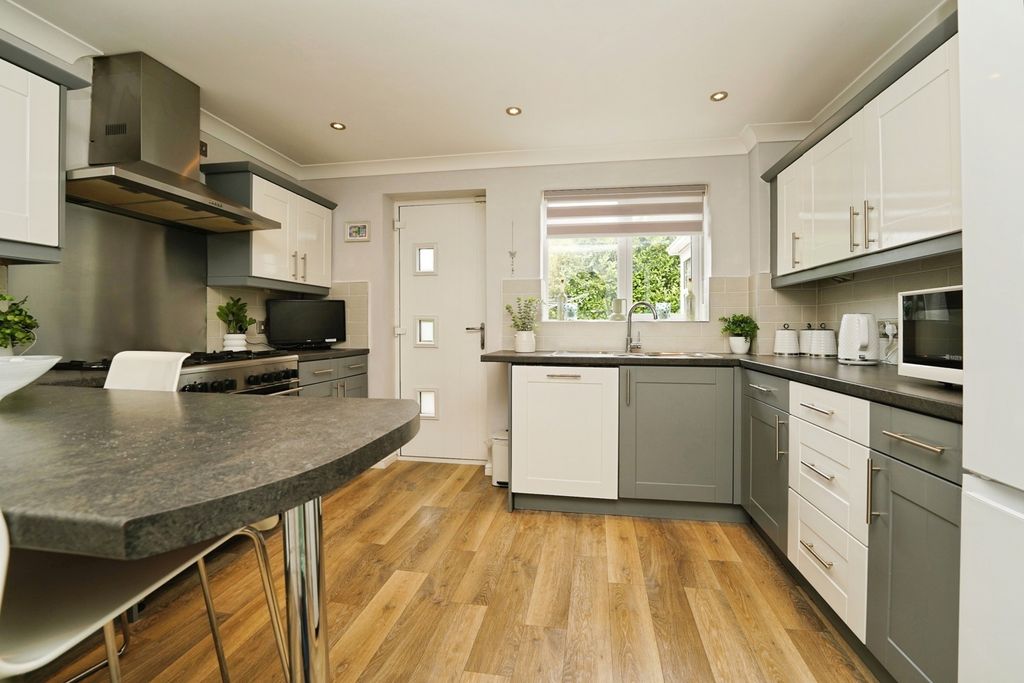 Property photo 3 of 18 Pbox-Img.Jpg