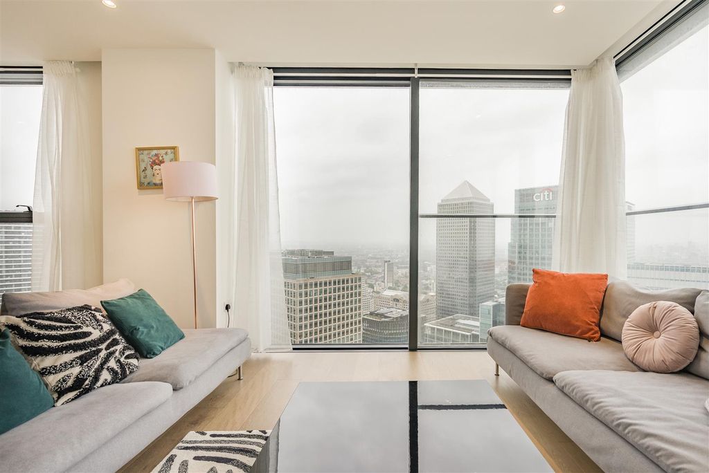 Property photo 3 of 23 8562361-Interior38.Jpg