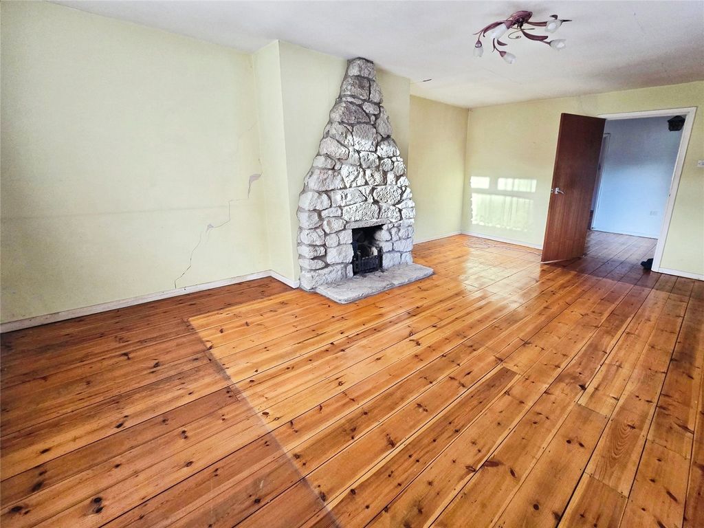Property photo 2 of 16 Living Room