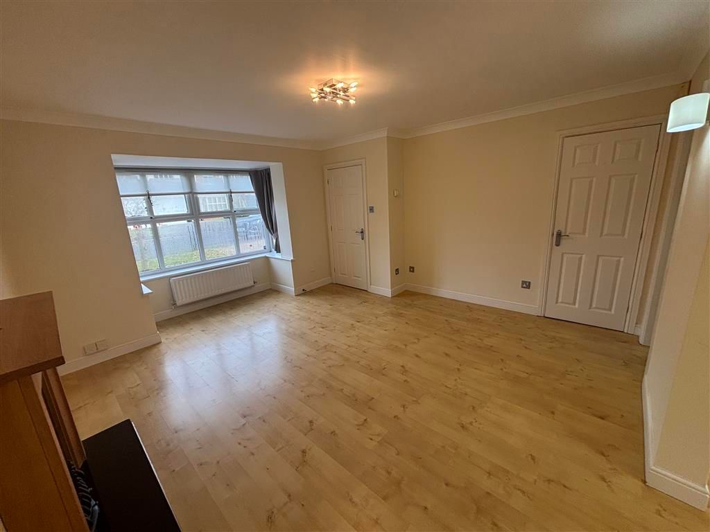 Property photo 3 of 19 Image