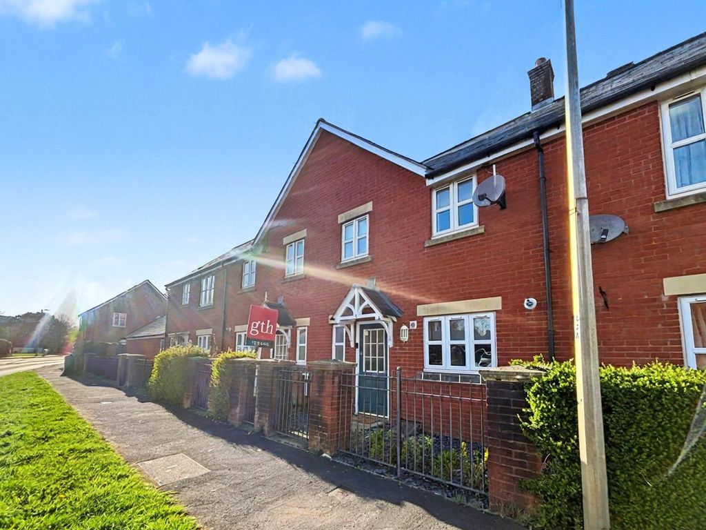 Property photo 1 of 8 4 Exmoor Close