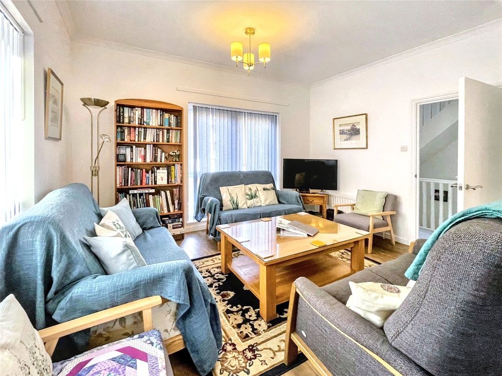 Property photo 2 of 17 Picture No. 12