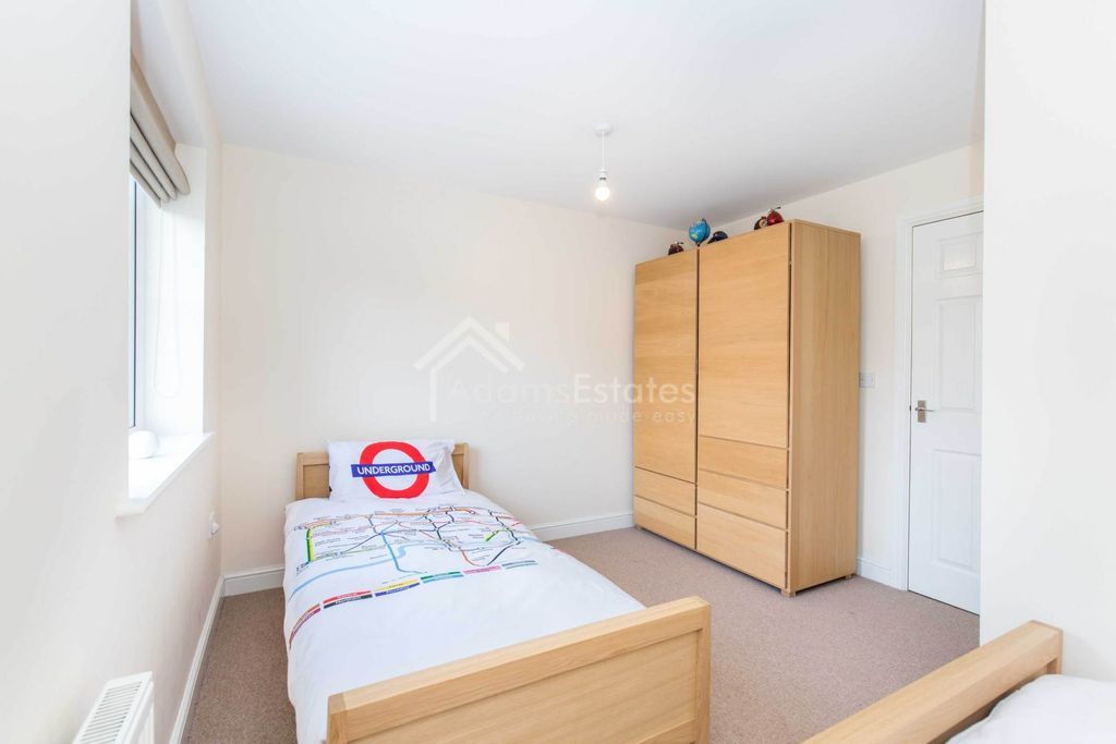Additional image 8 of 4 bed semi-detached house for saleHighfield Court, Batley WF17