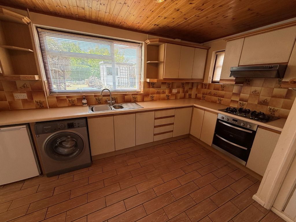 Property photo 3 of 16 4353515