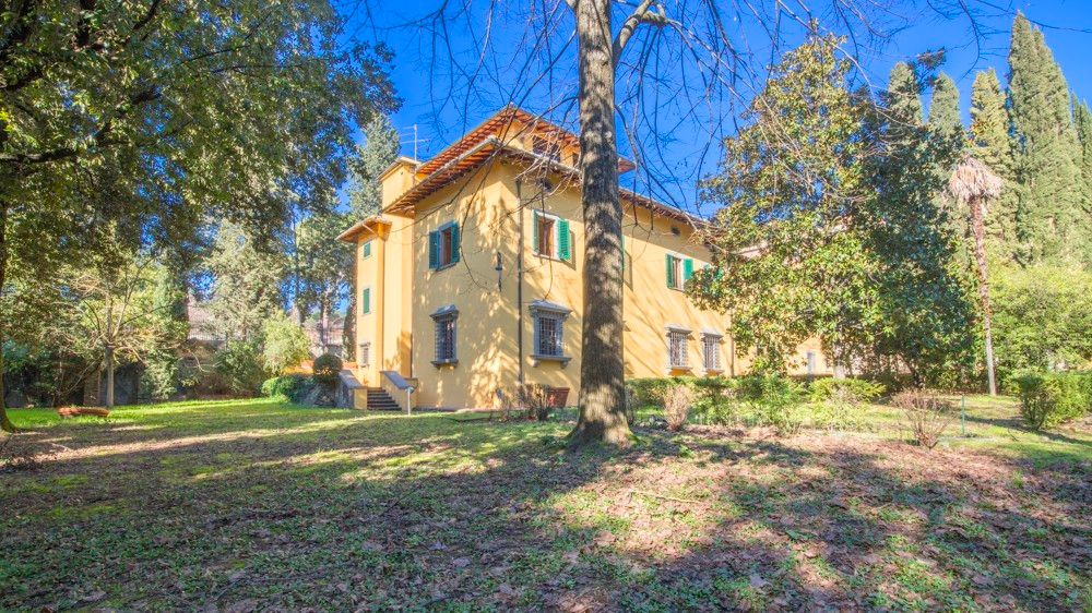 Property photo 1 of 33