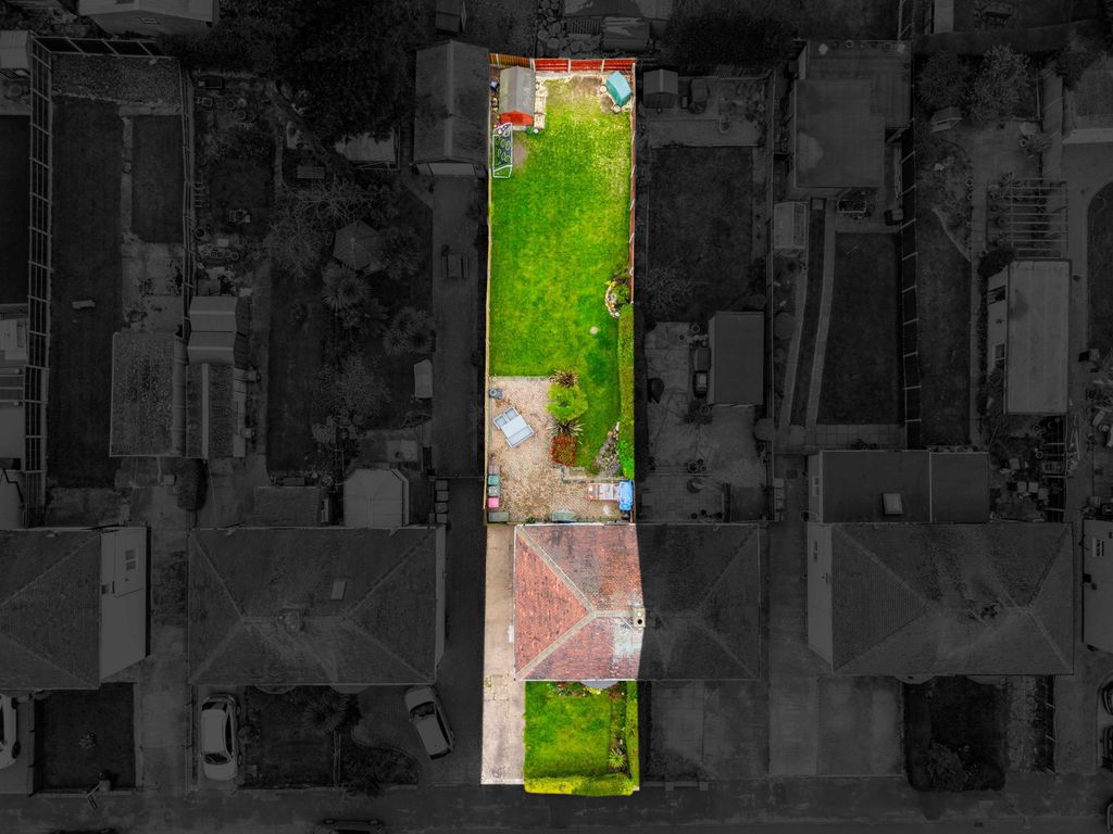 Property photo 2 of 28