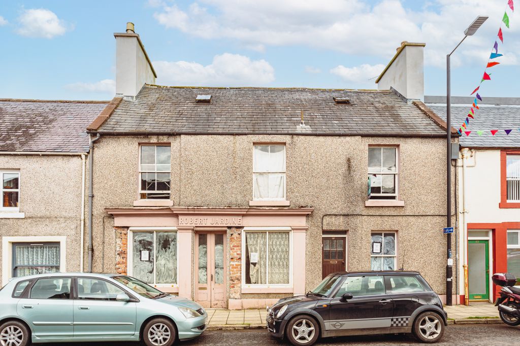 Property photo 1 of 15 27-29 High Street