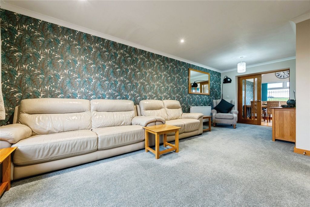 Property photo 2 of 17 Picture No. 08