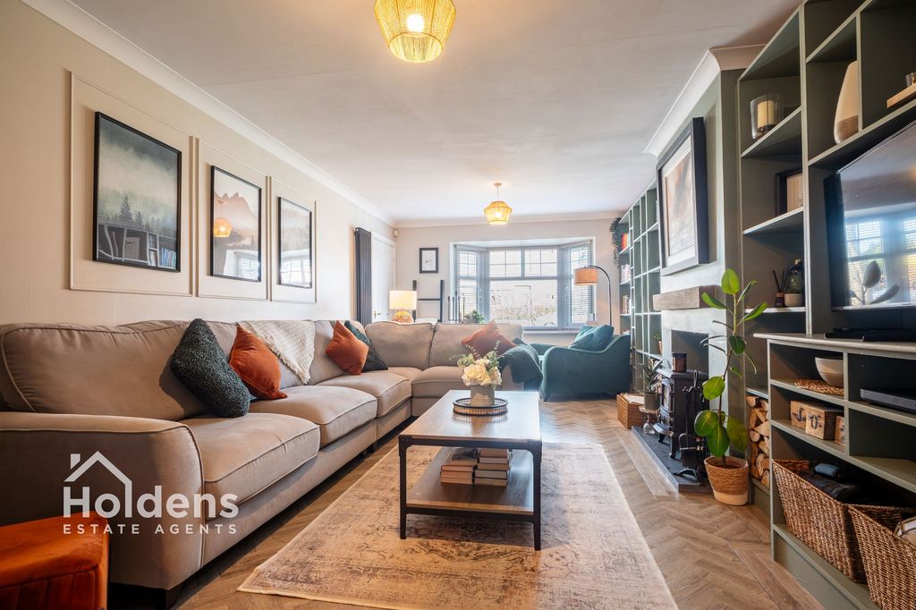 Property photo 2 of 26