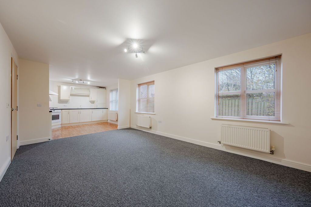 Property photo 2 of 19 Lounge