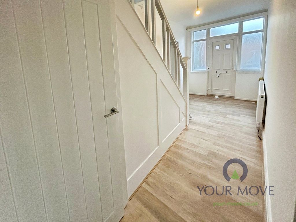 Property photo 2 of 15 Hallway