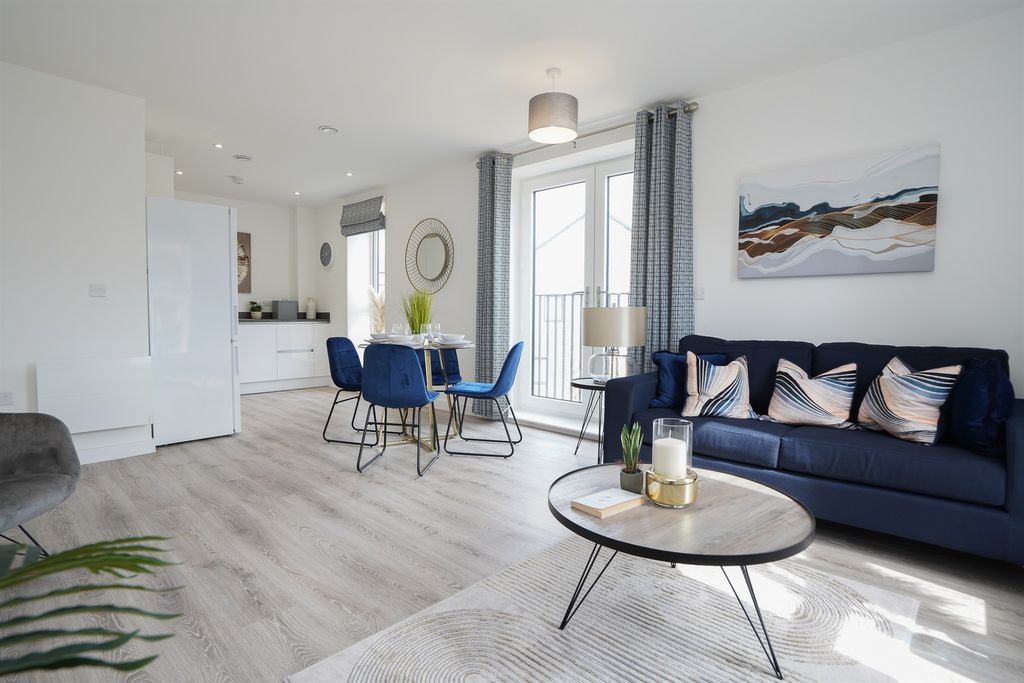 Property photo 2 of 8