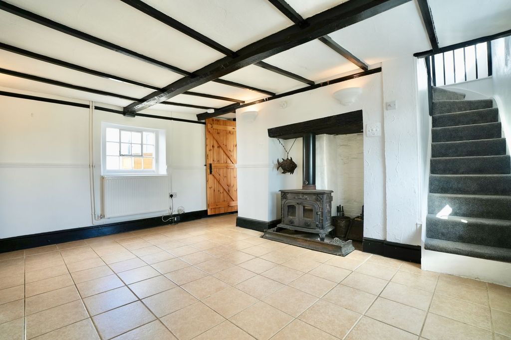 Property photo 2 of 35