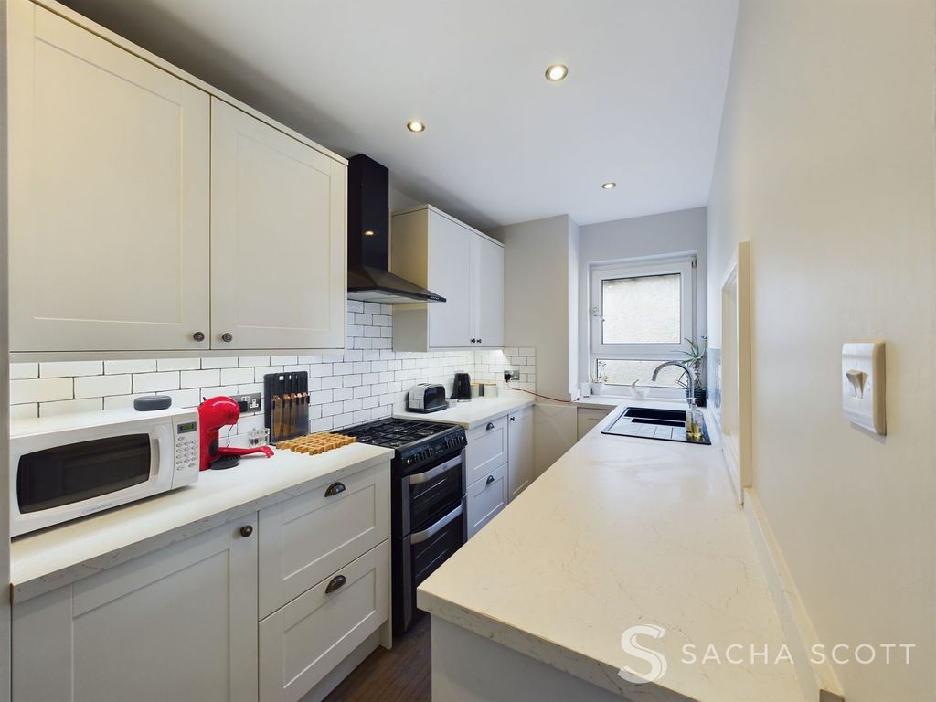 Property photo 3 of 14 Kitchen