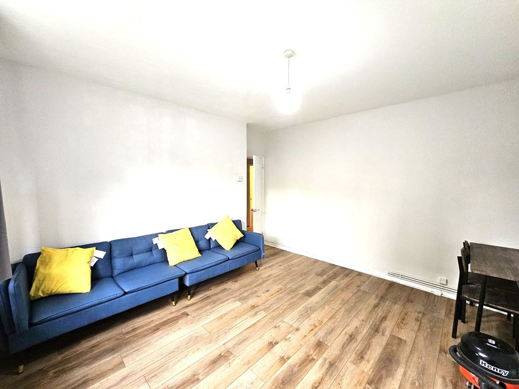 Property photo 2 of 13 17