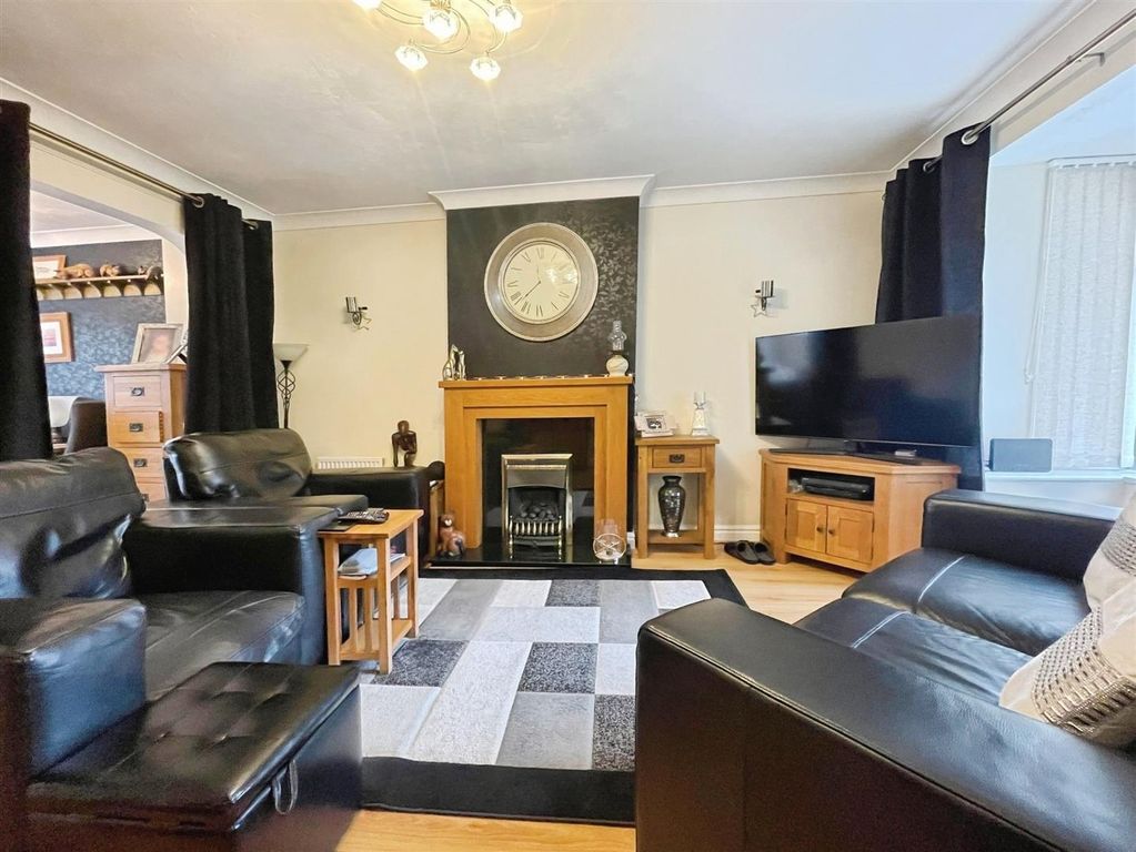 Property photo 3 of 23 Living Room