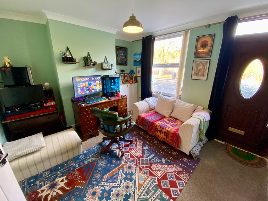 Property photo 3 of 12