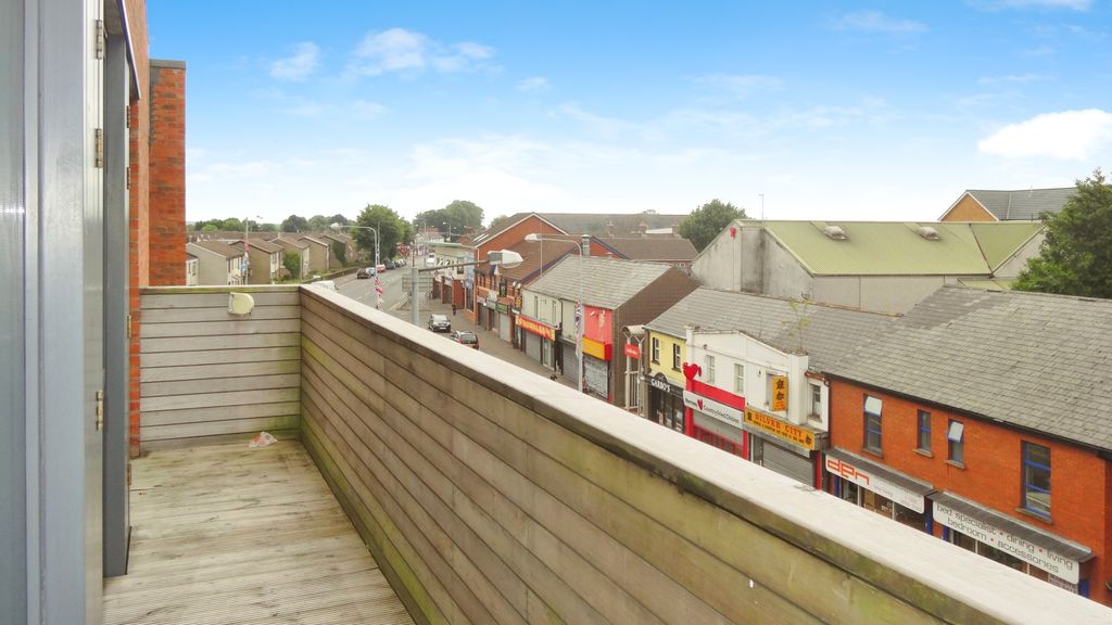 Property photo 2 of 10