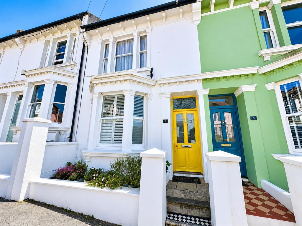 Property photo 1 of 28 500.Png
